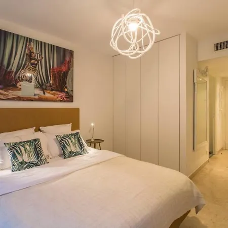 Apartman Centre Promenade With Terrace Next To The Sea In The Pedestrian Area