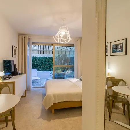 Centre Promenade With Terrace Next To The Sea In The Pedestrian Area Apartman *